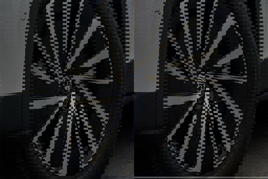 New 2025 Volkswagen ID.4 Pro image 2