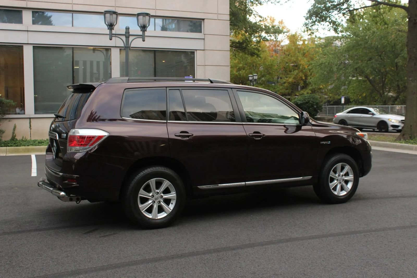 Used 2013 Toyota Highlander 4WD Hybrid image 6