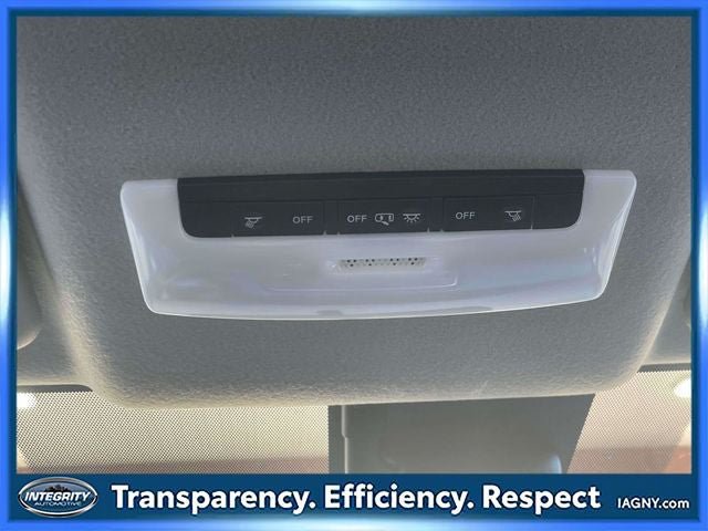 Used 2025 Nissan Versa SV w/ Trunk Package FWD image 32