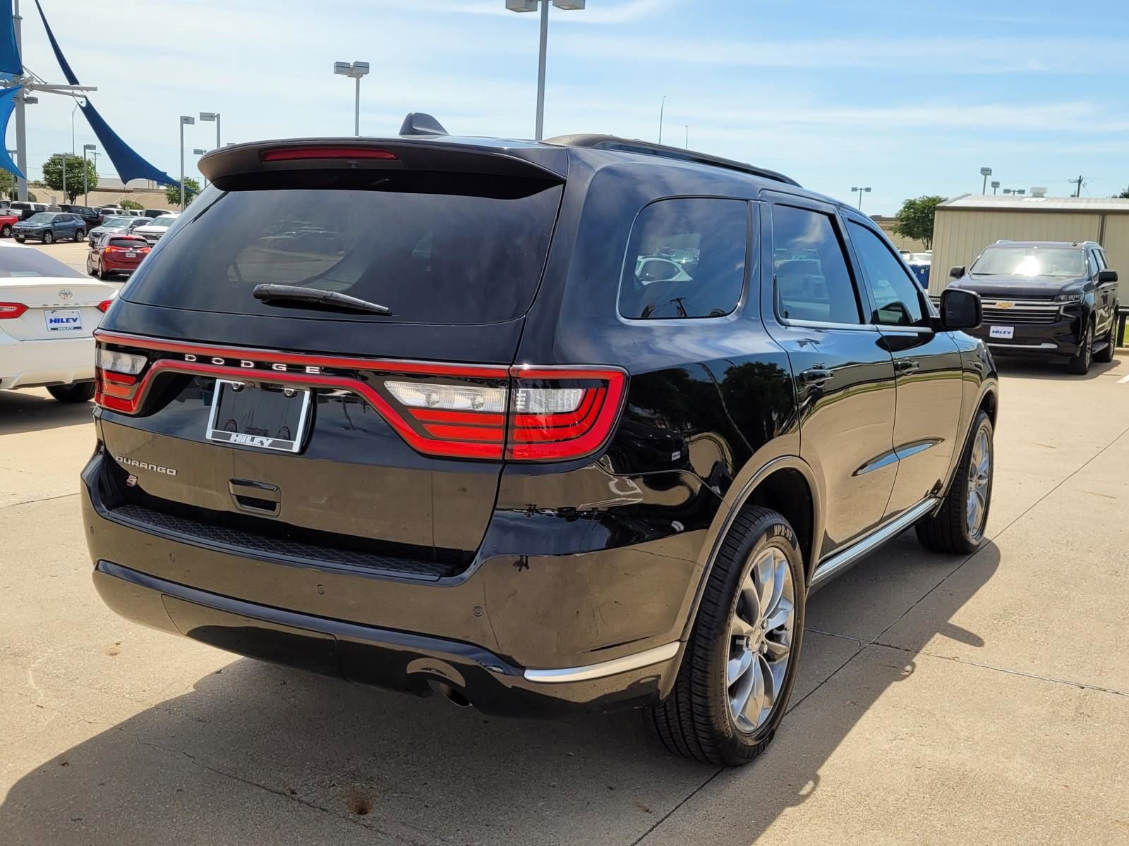 Used 2022 Dodge Durango SXT w/ Anodized Platinum Package AWD/4WD image 4