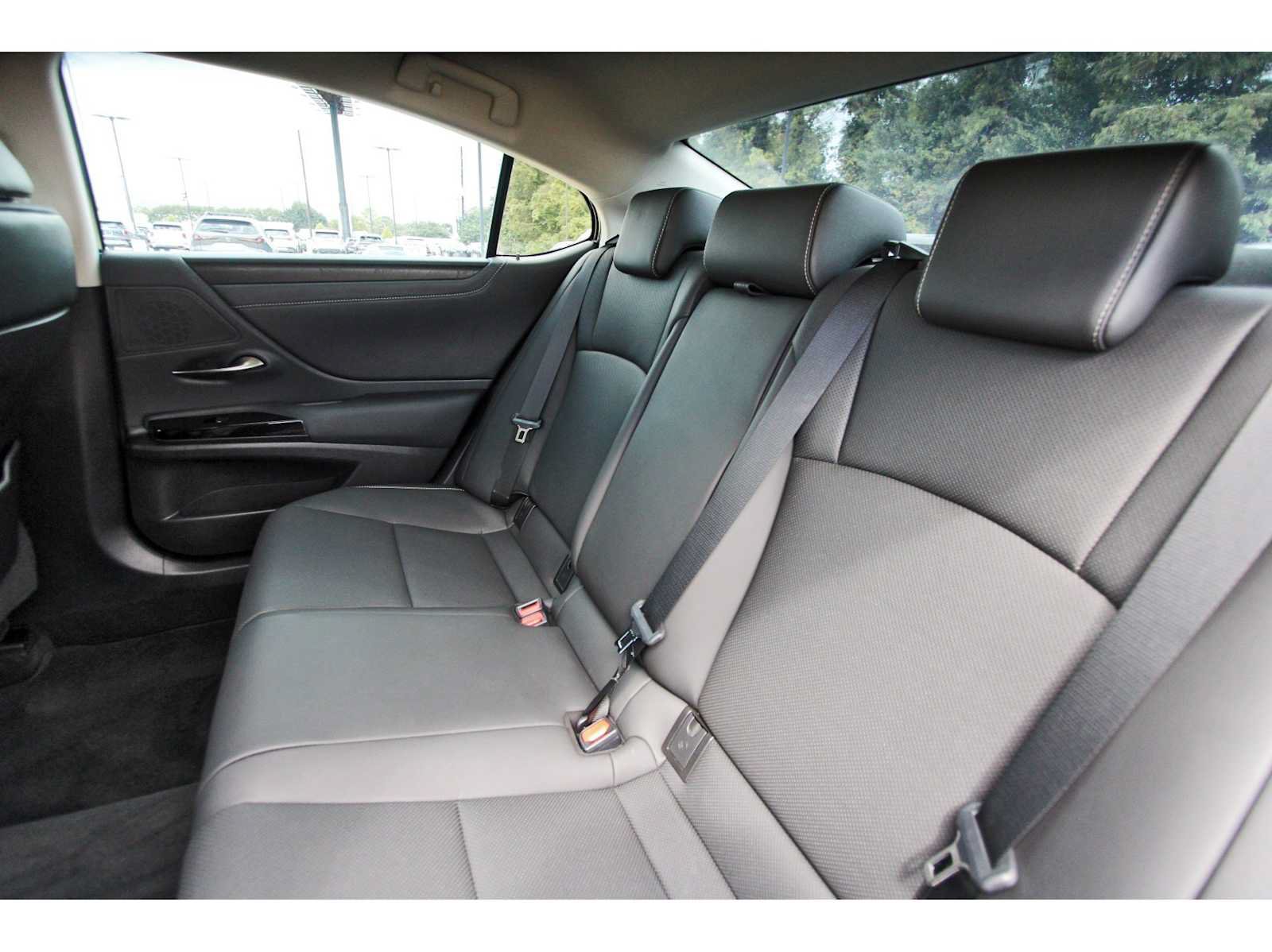 Used 2022 Lexus ES 350 w/ Premium Package FWD image 12