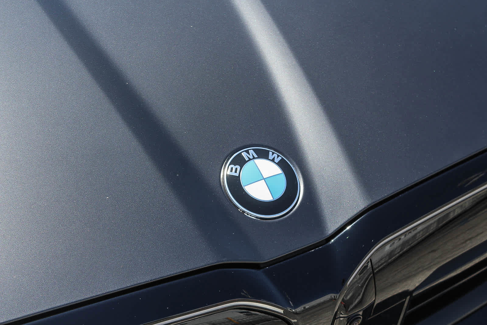 Used 2025 BMW M5 w/ Carbon Package image 11