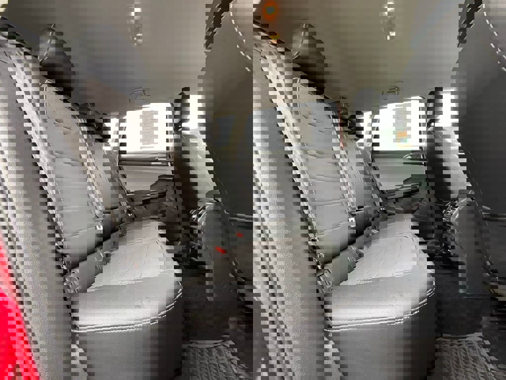 Used 2022 Volkswagen Taos SE w/ IQ.Drive SE Package image 13