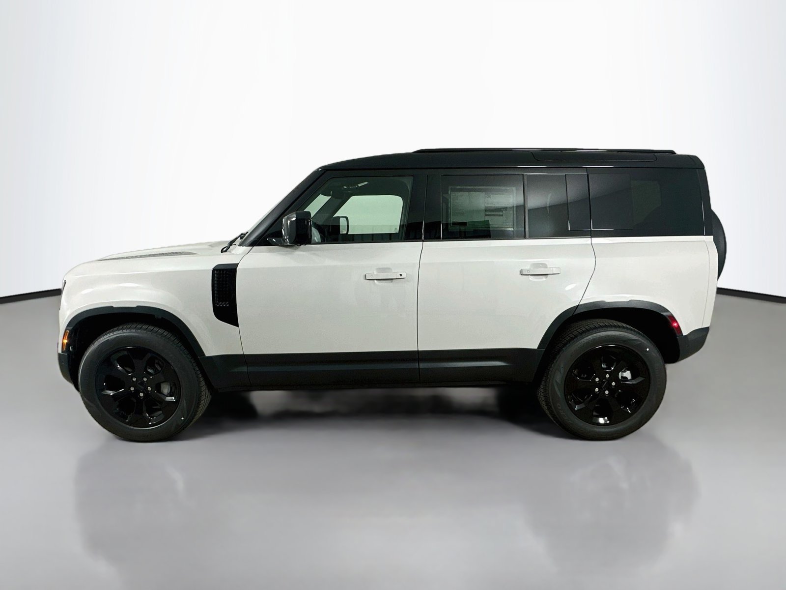 New 2026 Land Rover Defender 110 S AWD/4WD image 8