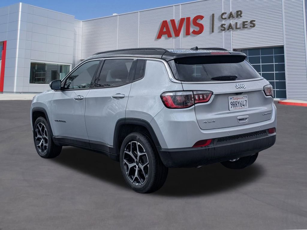 Used 2025 Jeep Compass Limited image 9