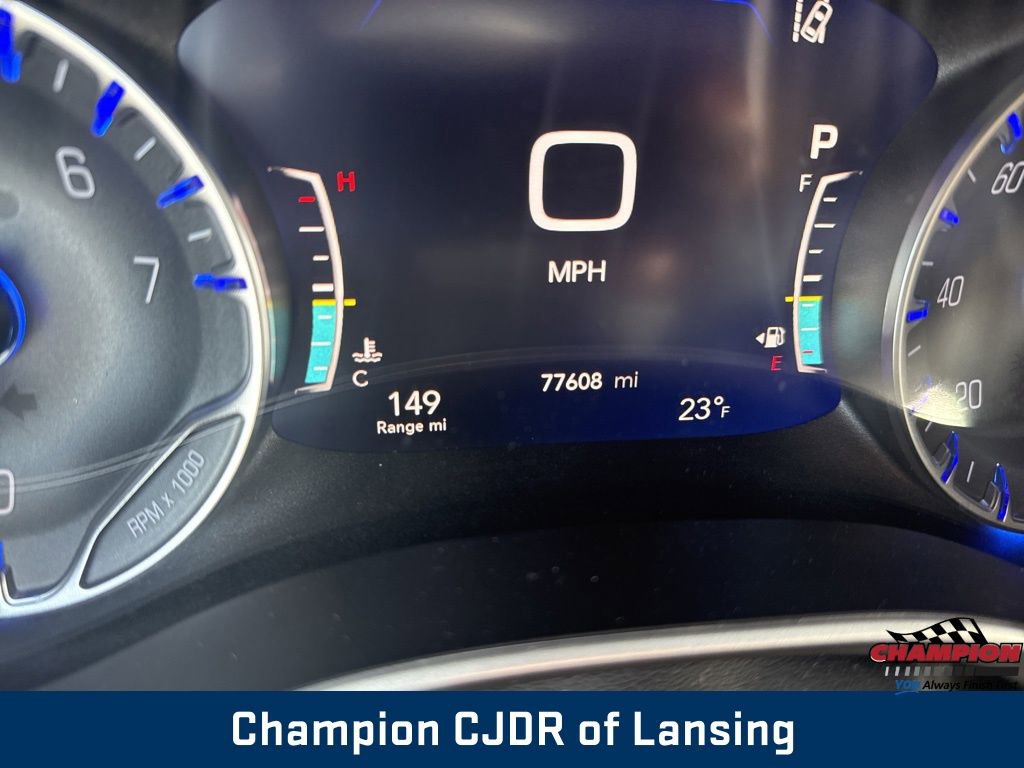 Used 2023 Chrysler Pacifica Touring-L image 23