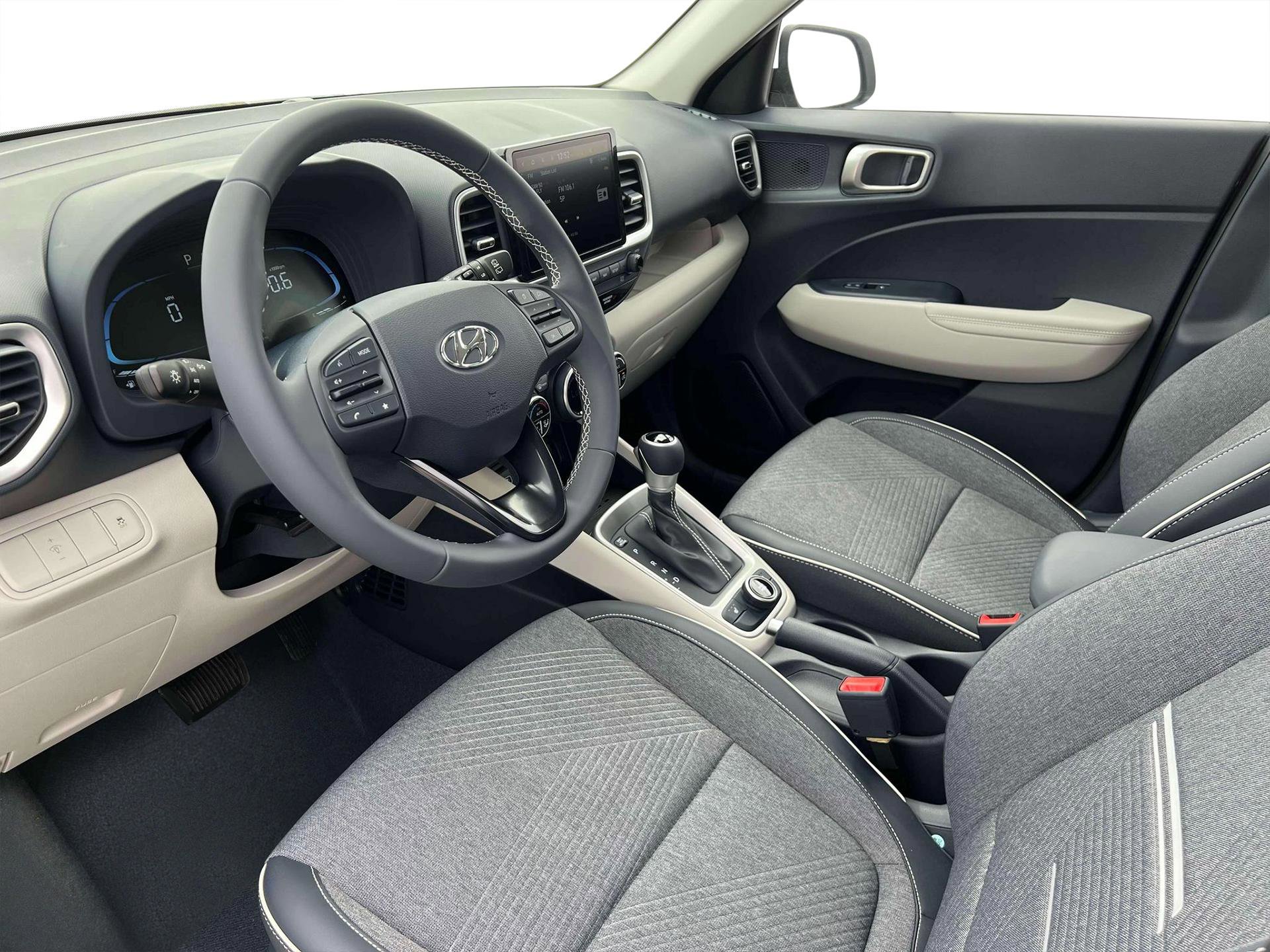 New 2025 Hyundai Venue Limited image 14