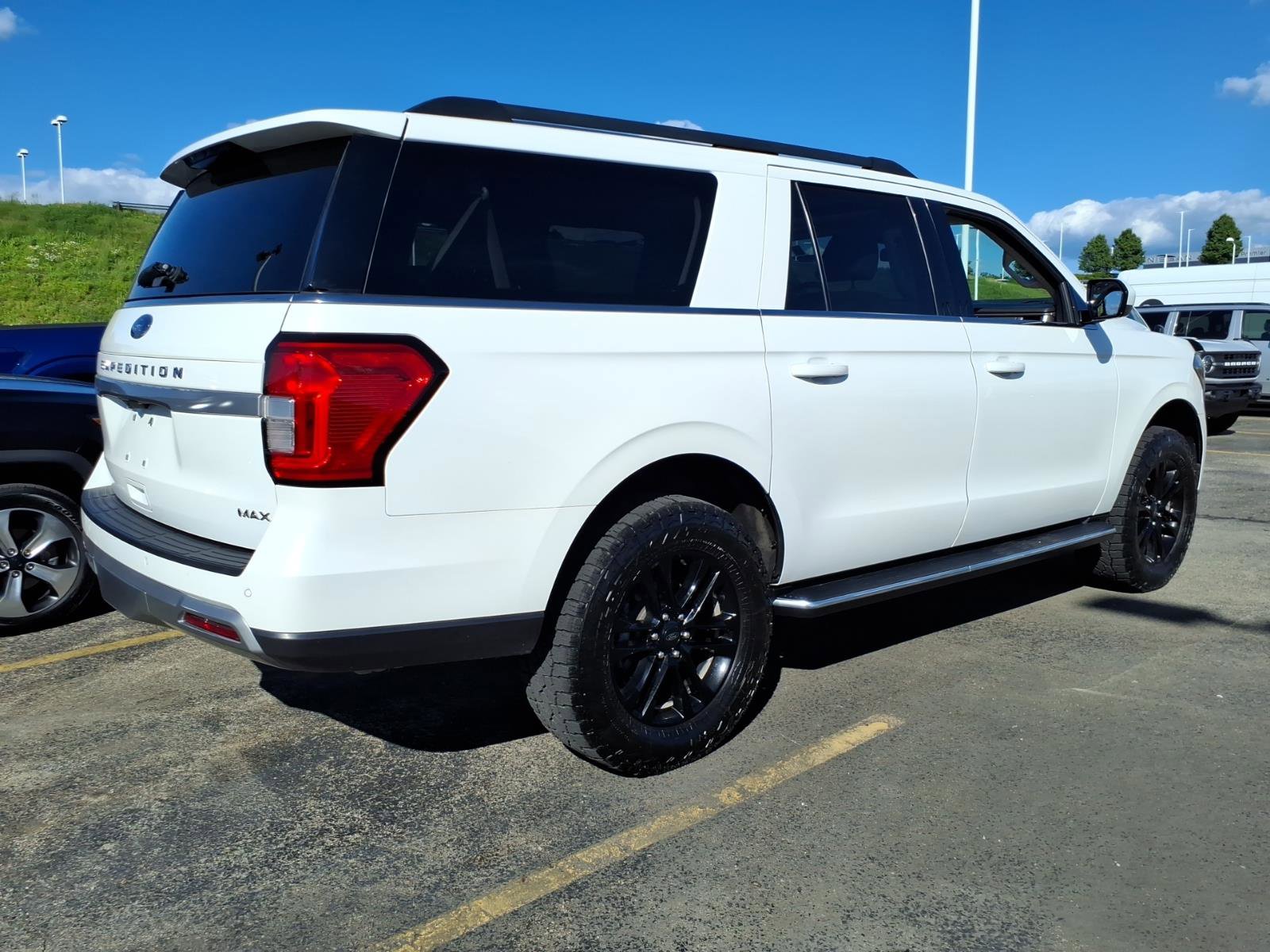 Used 2022 Ford Expedition Max XLT AWD/4WD image 5