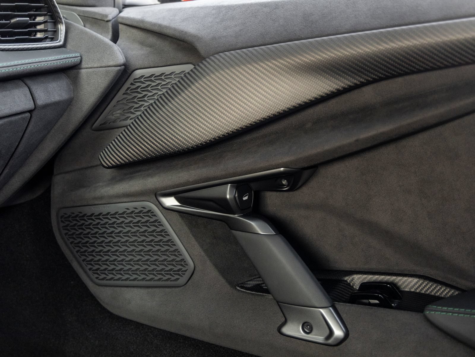 Used 2025 Lamborghini Revuelto AWD/4WD image 37