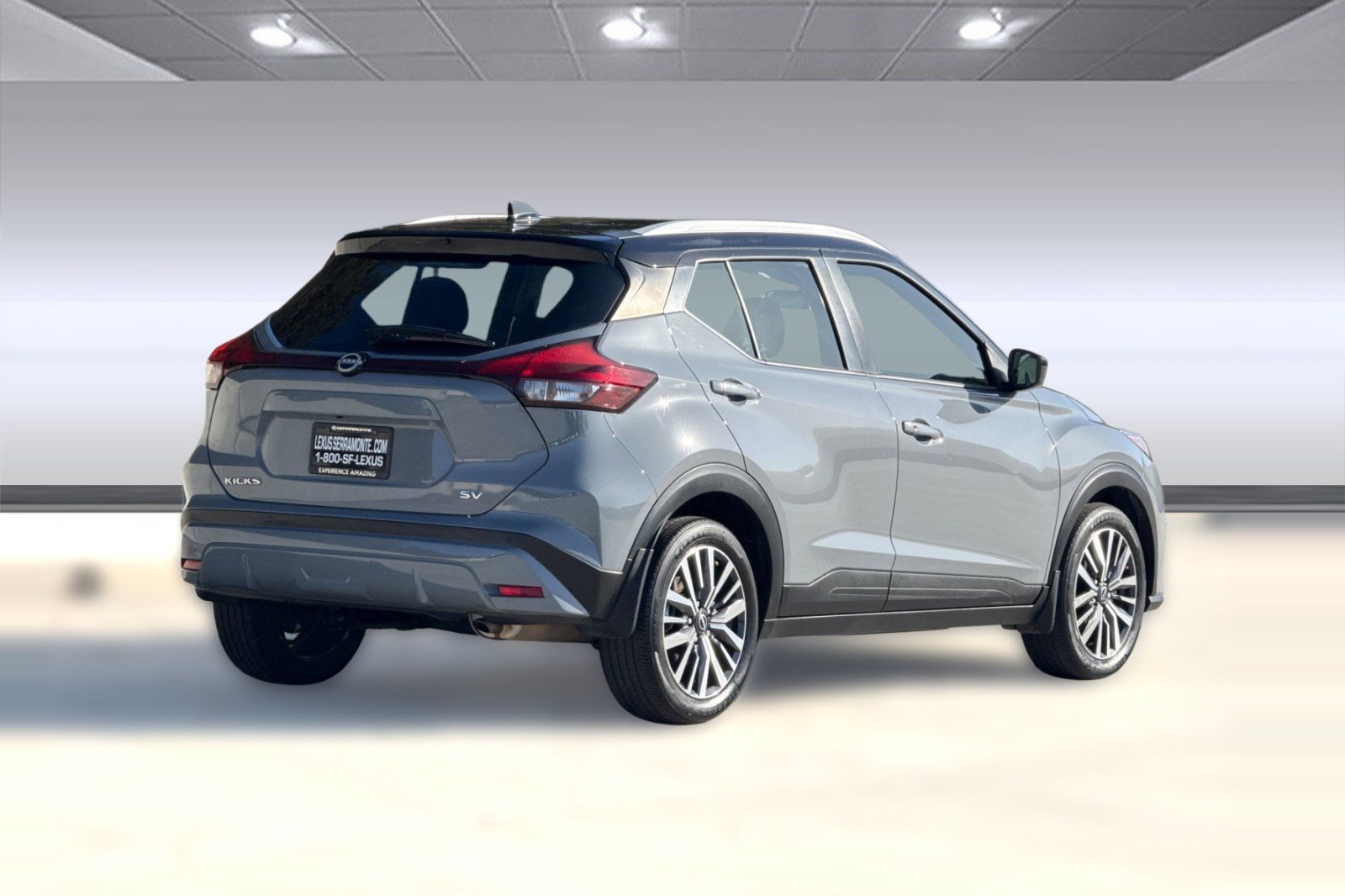 Used 2023 Nissan Kicks SV FWD image 8