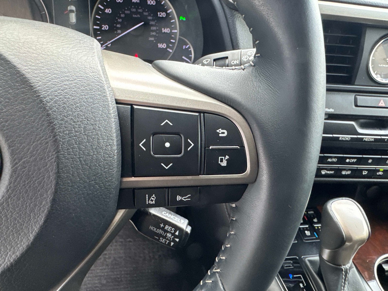 Used 2018 Lexus RX 450h AWD w/ Premium Package image 30