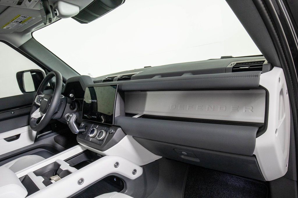 Used 2026 Land Rover Defender 130 S image 19
