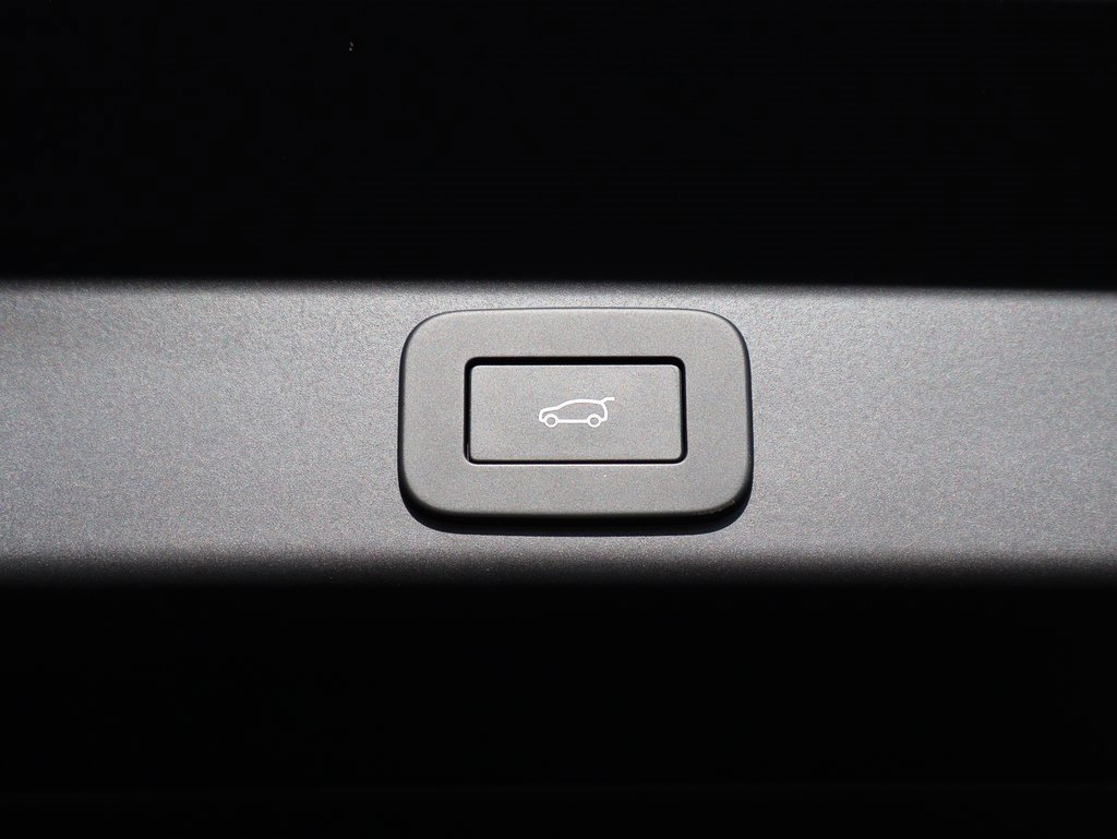 Used 2024 Land Rover Range Rover Sport SE image 17