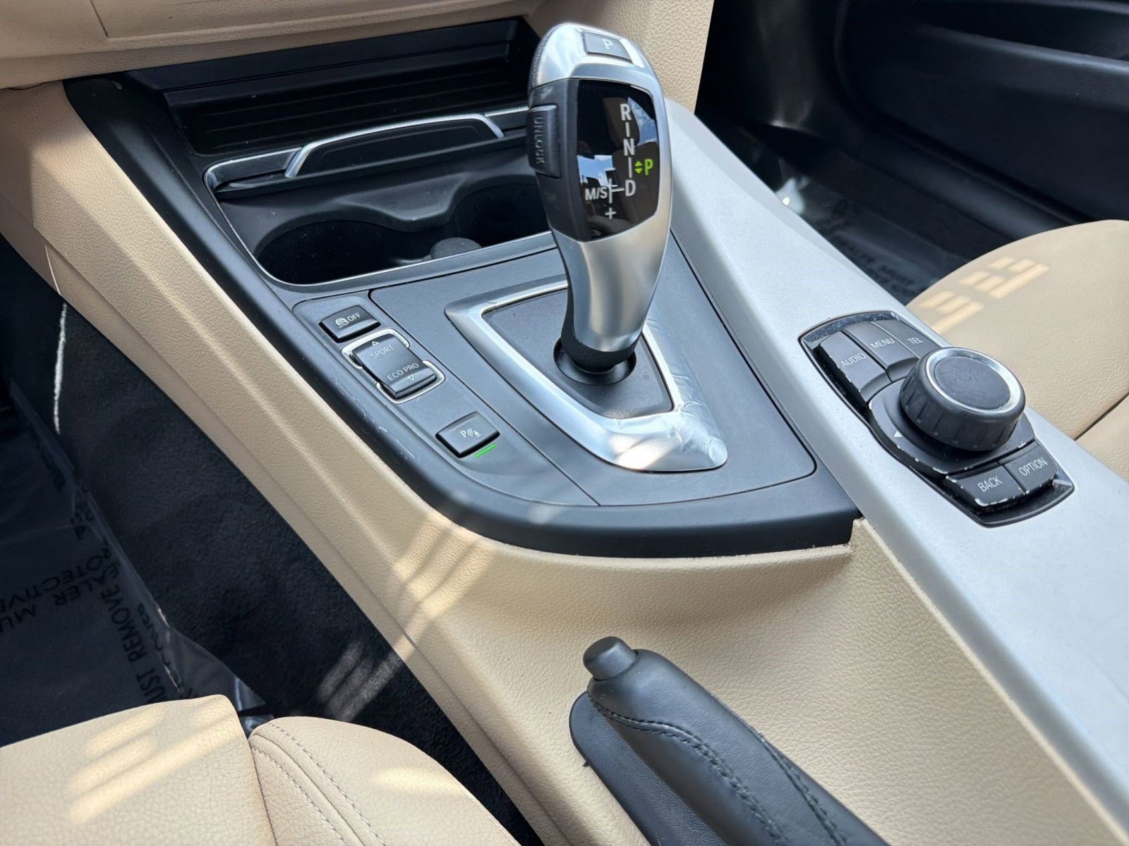 Used 2017 BMW 320i Sedan RWD image 16