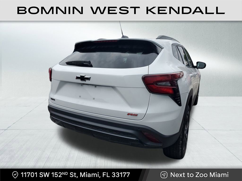 Used 2025 Chevrolet Trax RS w/ Driver Confidence Package image 5