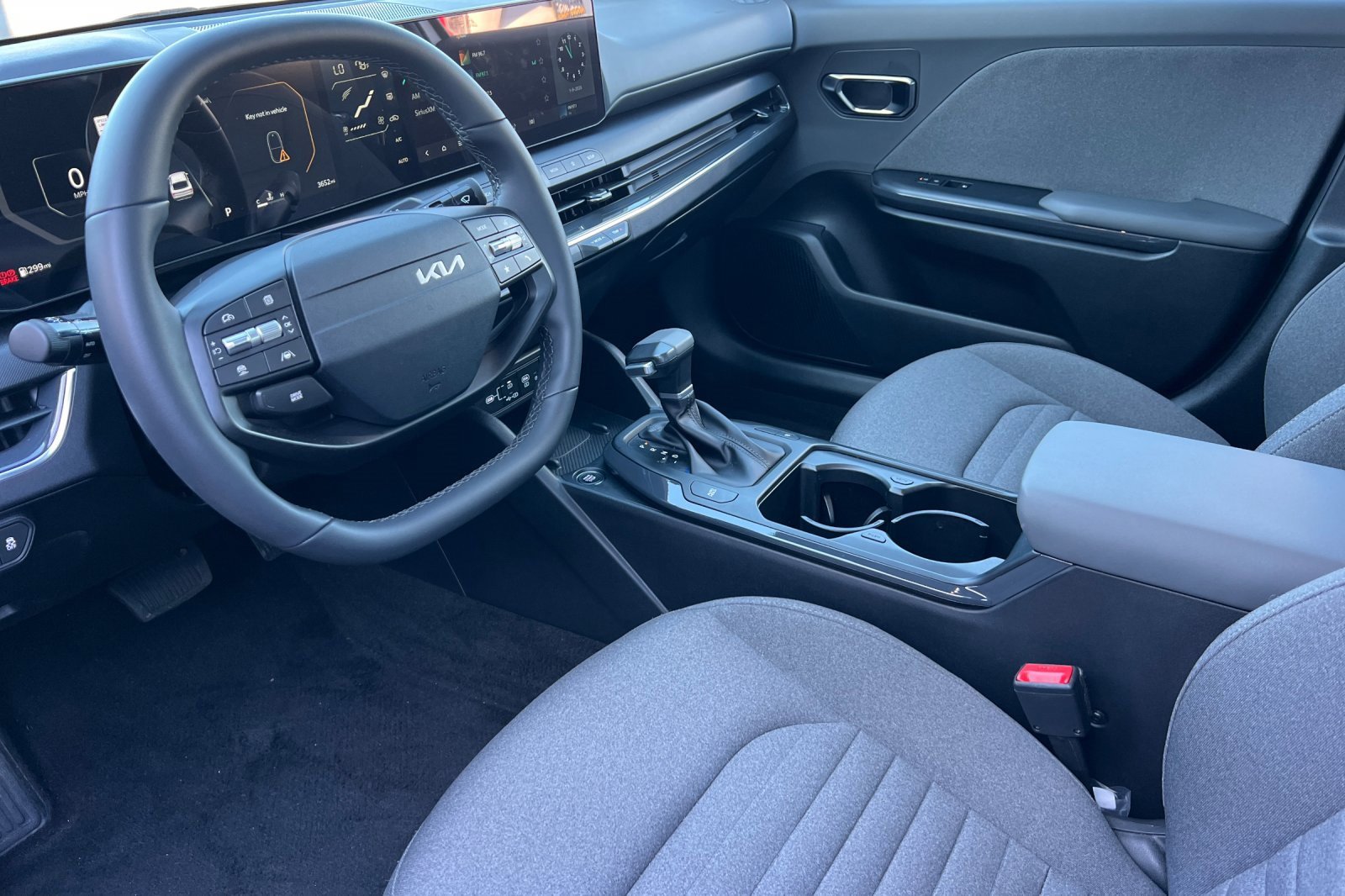 Used 2025 Kia K4 EX image 10