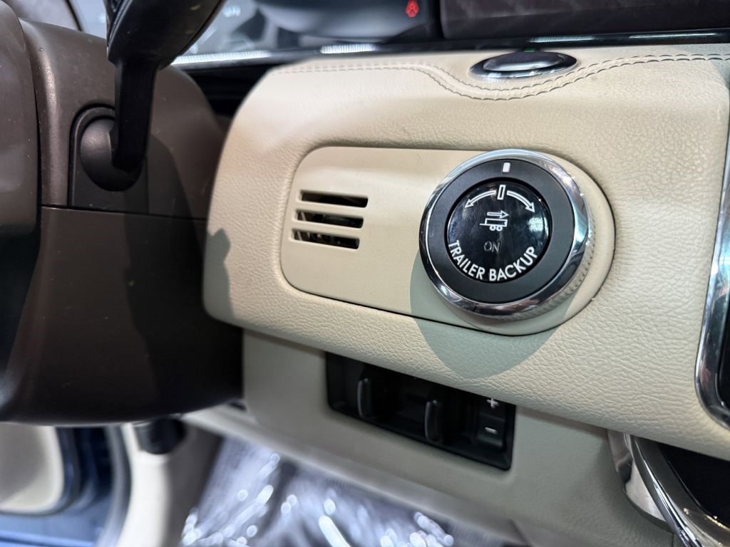 Used 2018 Lincoln Navigator L Reserve w/ Technology Package image 19