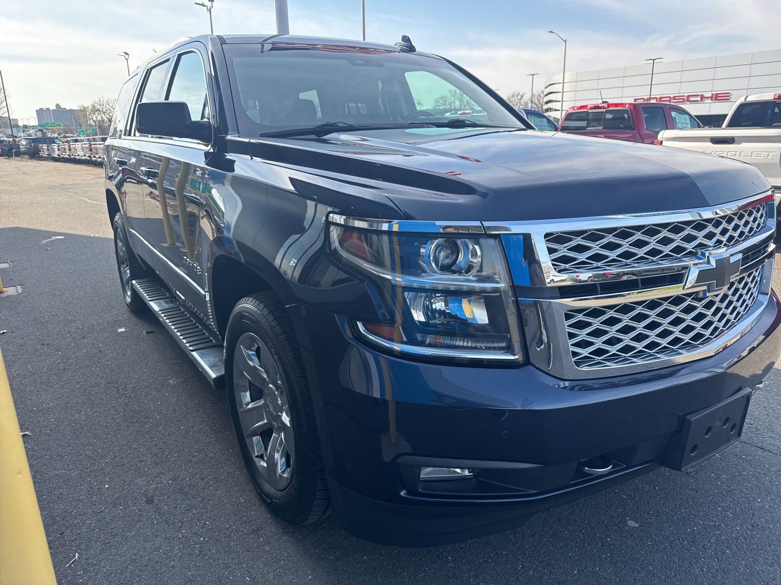 Used 2019 Chevrolet Tahoe LT w/ LT Signature Package image 4
