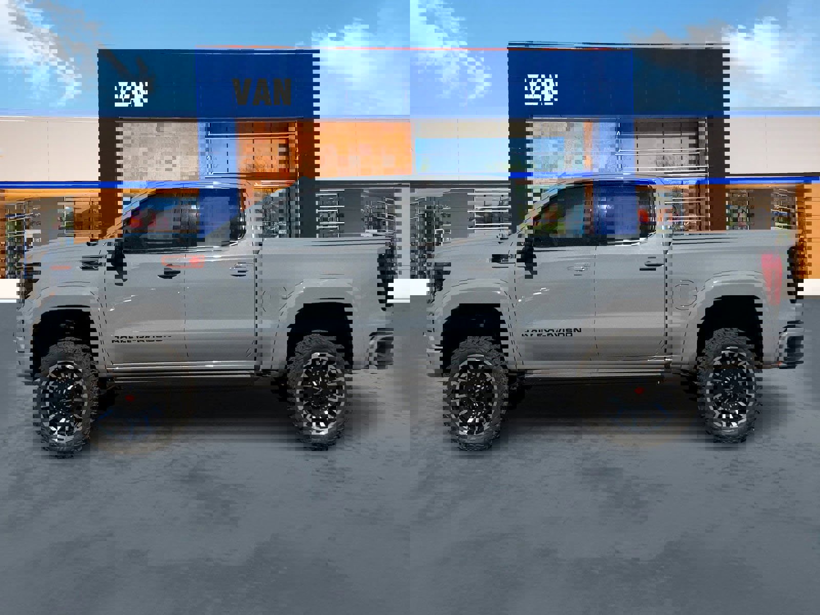 New 2025 GMC Sierra 1500 AT4 w/ AT4 Premium Package image 3