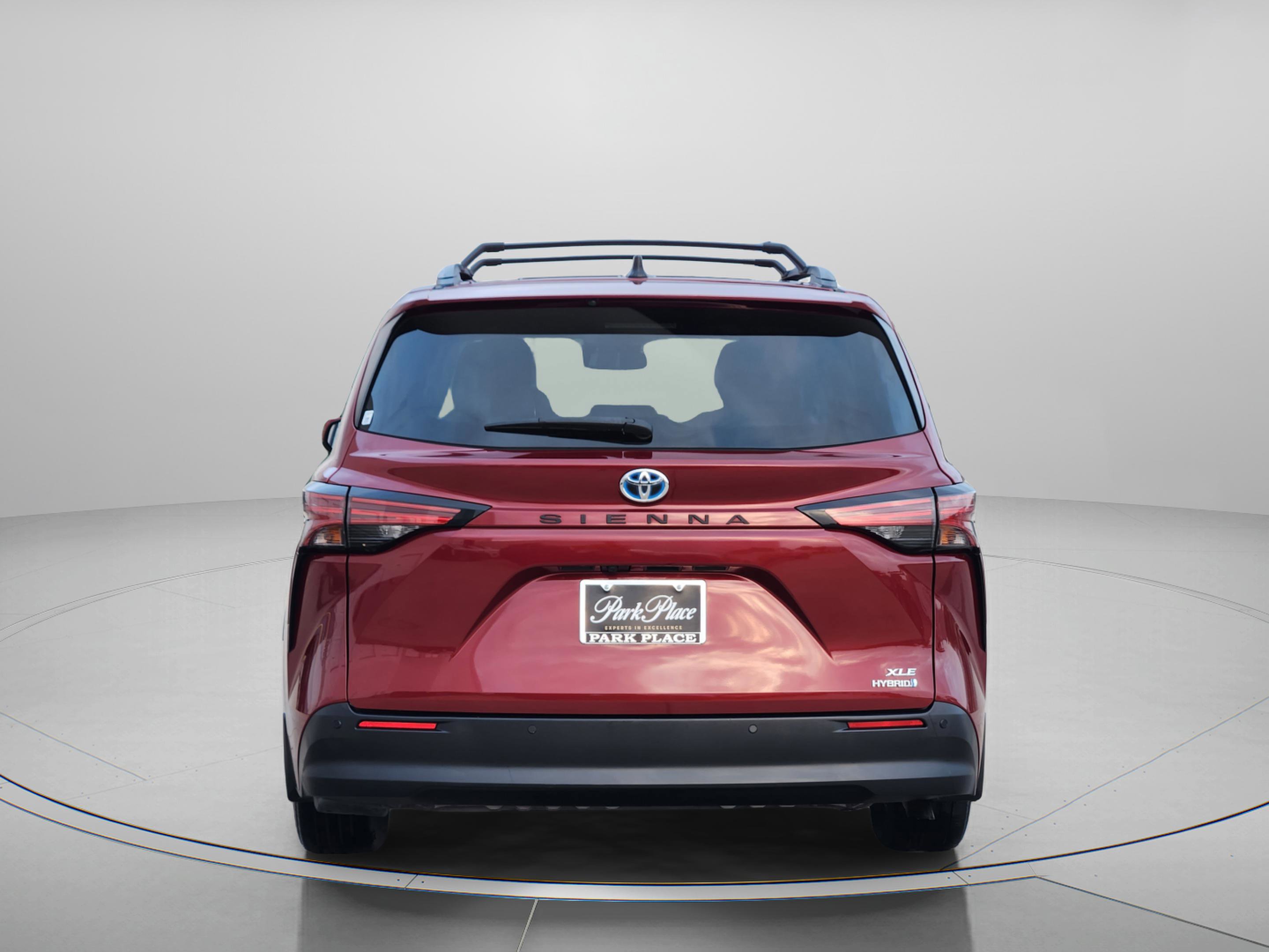 Used 2021 Toyota Sienna XLE FWD image 4