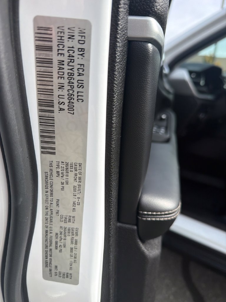 Used 2023 Jeep Grand Cherokee 4WD 4xe image 30