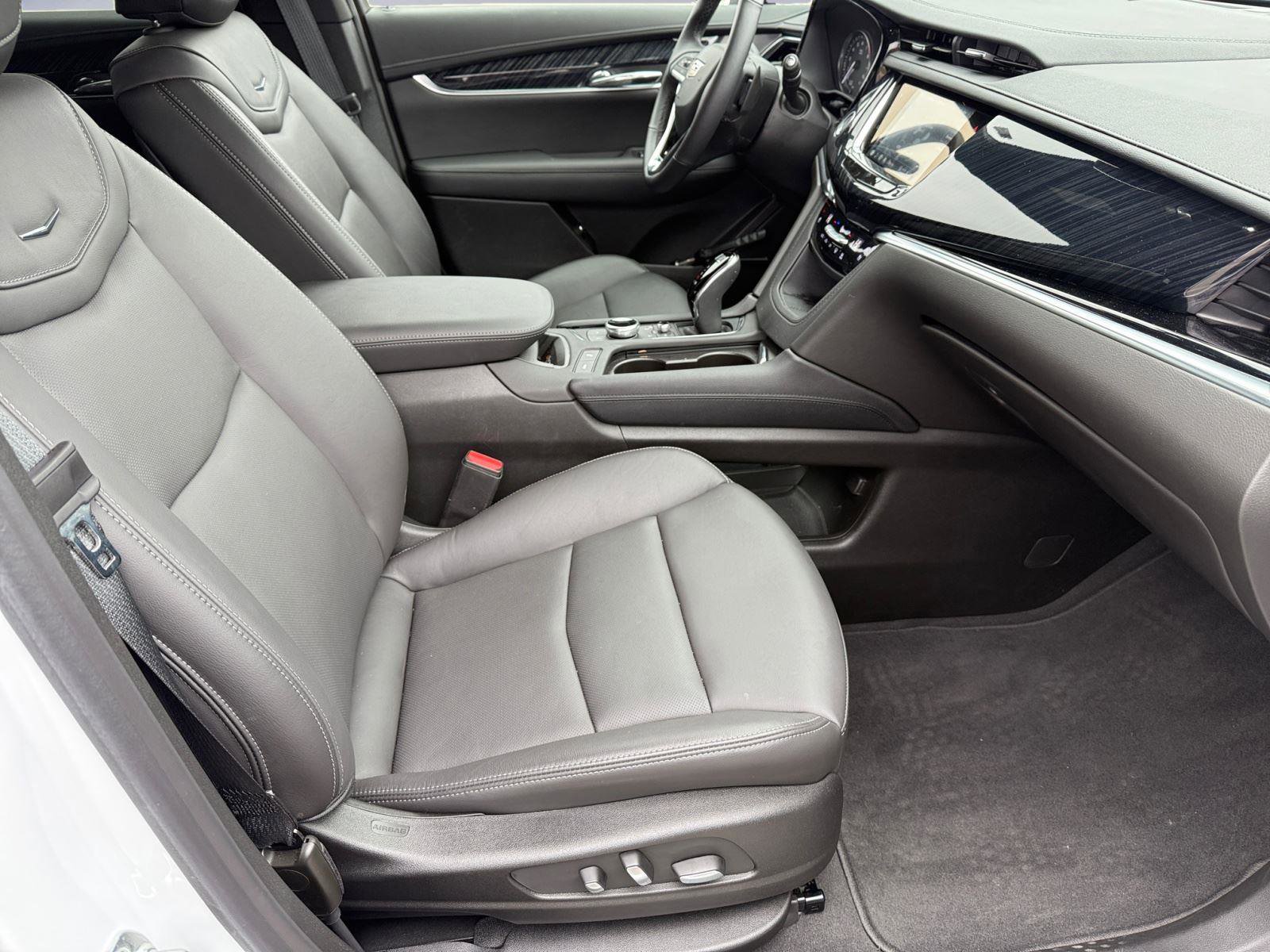 New 2025 Cadillac XT6 Premium Luxury w/ Technology Package image 15