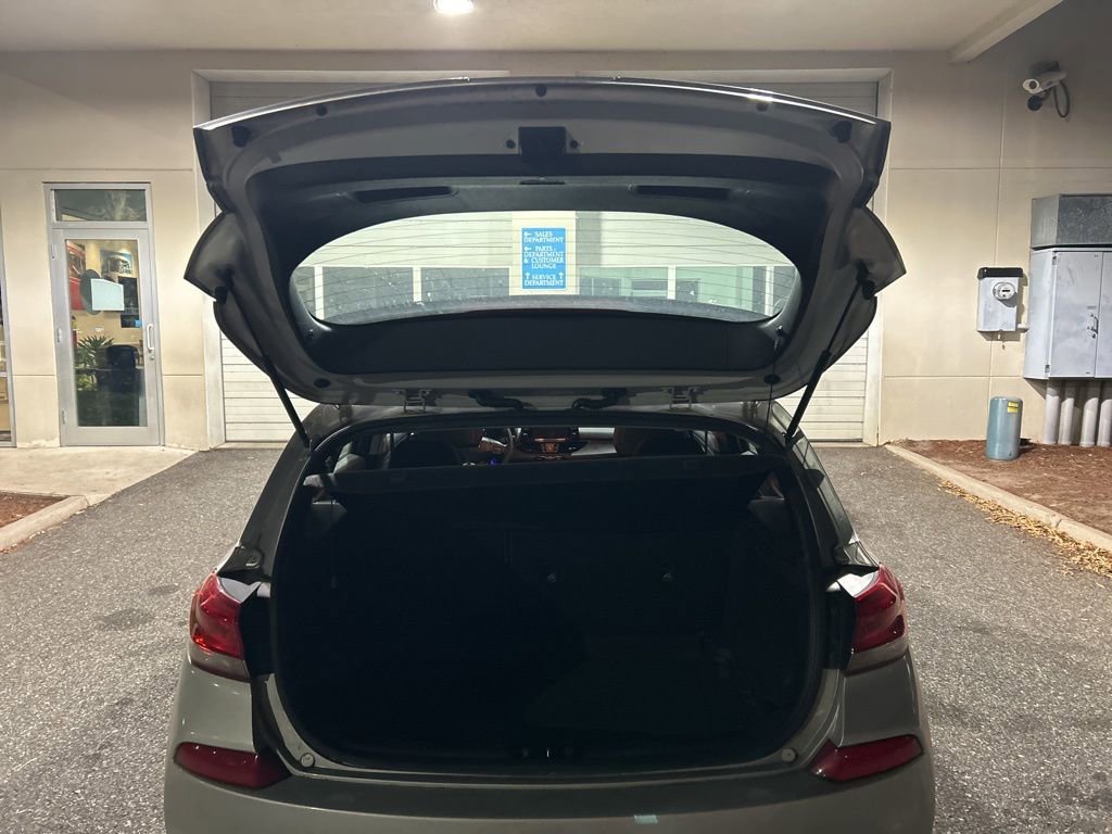 Used 2018 Hyundai Elantra GT image 12