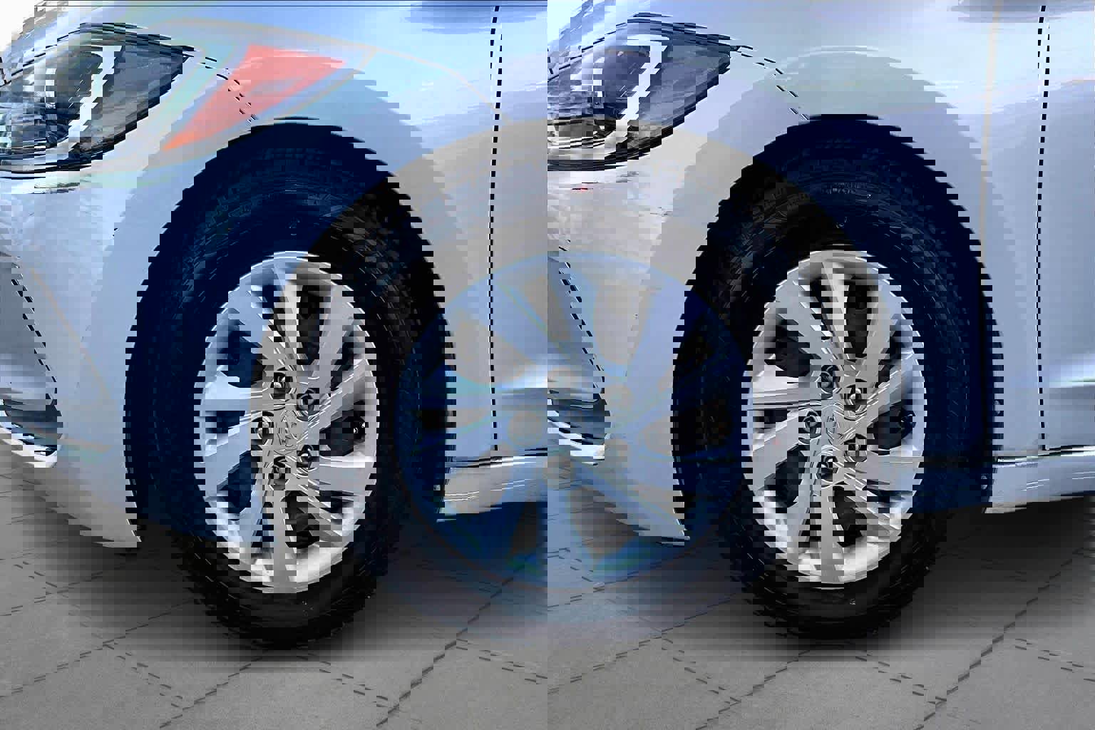 Used 2017 Hyundai Elantra SE image 8