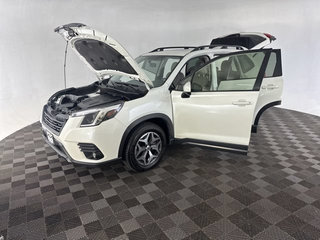 Used 2024 Subaru Forester Premium AWD/4WD image 10