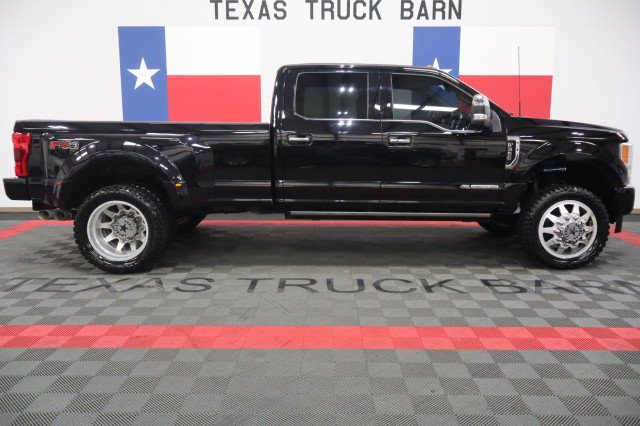Used 2017 Ford F350 Platinum w/ Platinum Ultimate Package AWD/4WD image 22