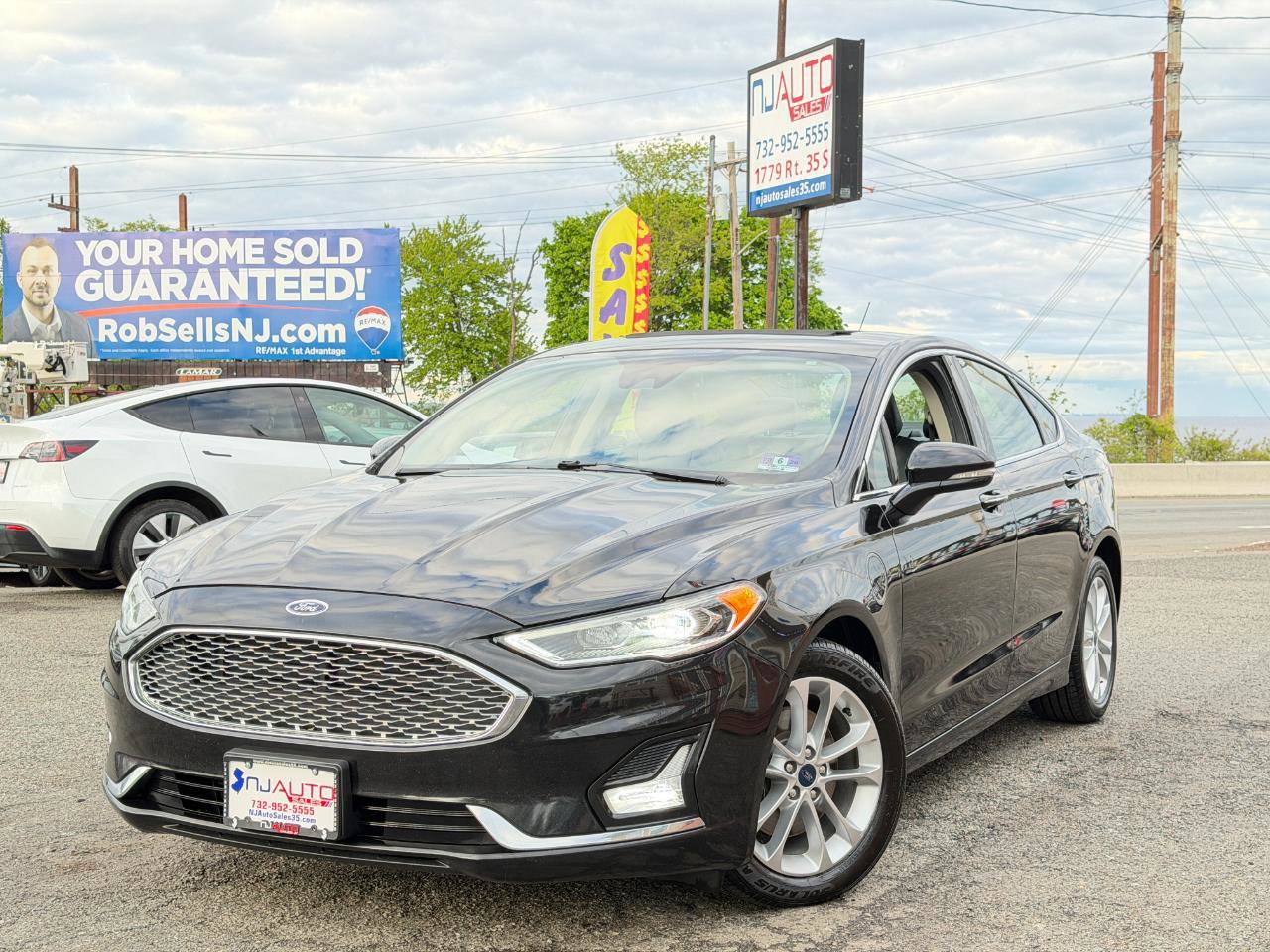 Used 2019 Ford Fusion Energi Titanium FWD image 98