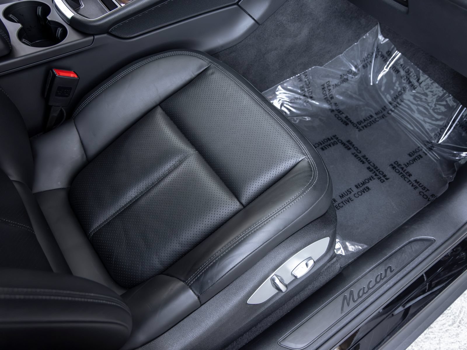 Certified 2023 Porsche Macan AWD/4WD image 51