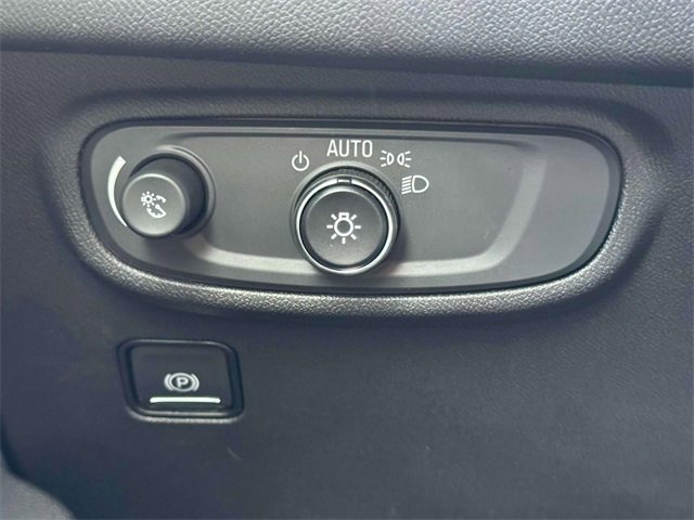 Used 2022 GMC Terrain SLE w/ Elevation Edition image 19