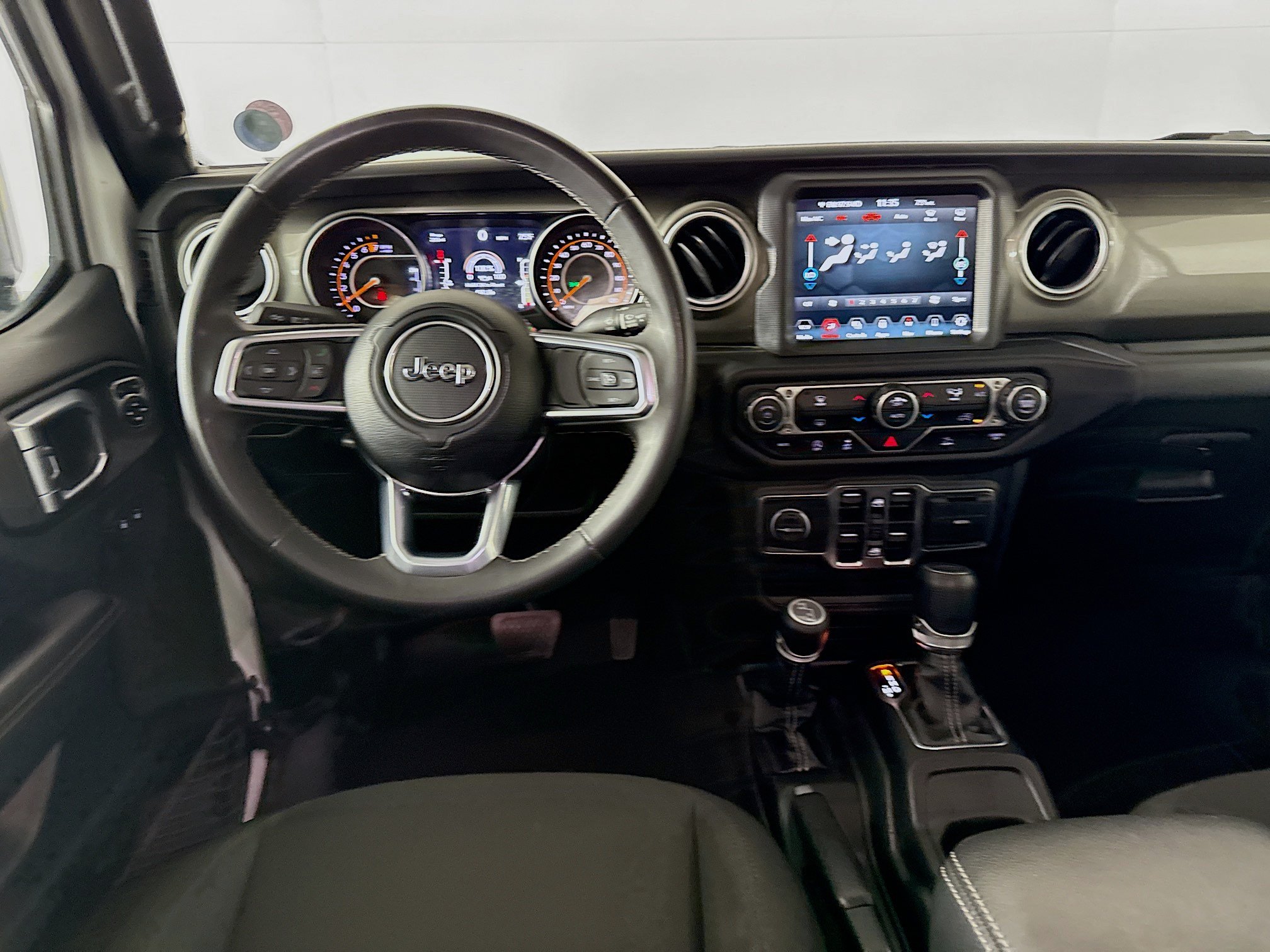 Used 2023 Jeep Gladiator Overland AWD/4WD image 25