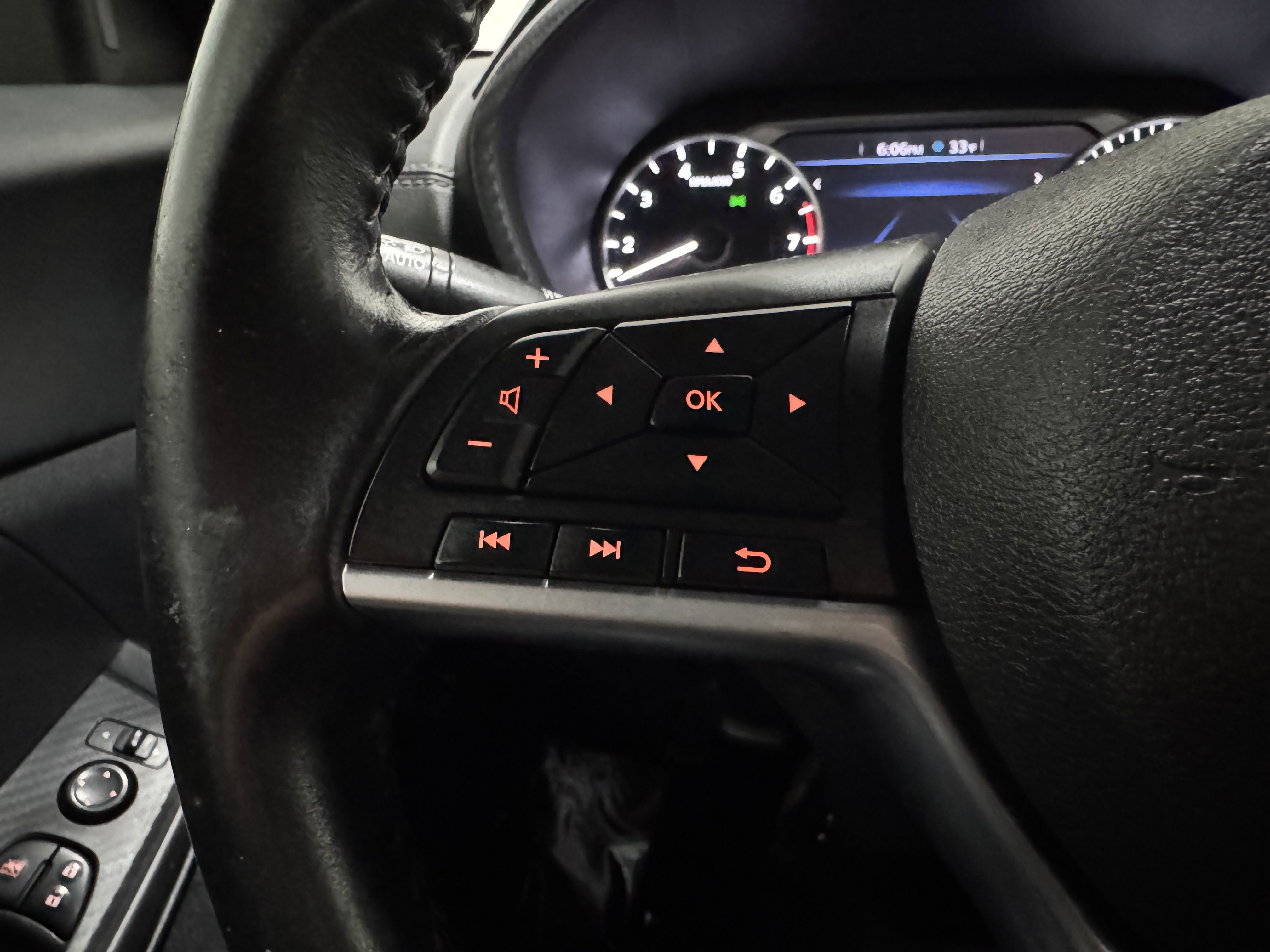 Used 2021 Nissan Sentra SV image 32