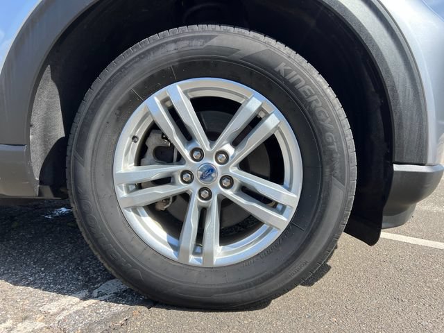 Used 2023 Ford Explorer XLT w/ Equipment Group 202A AWD/4WD image 13