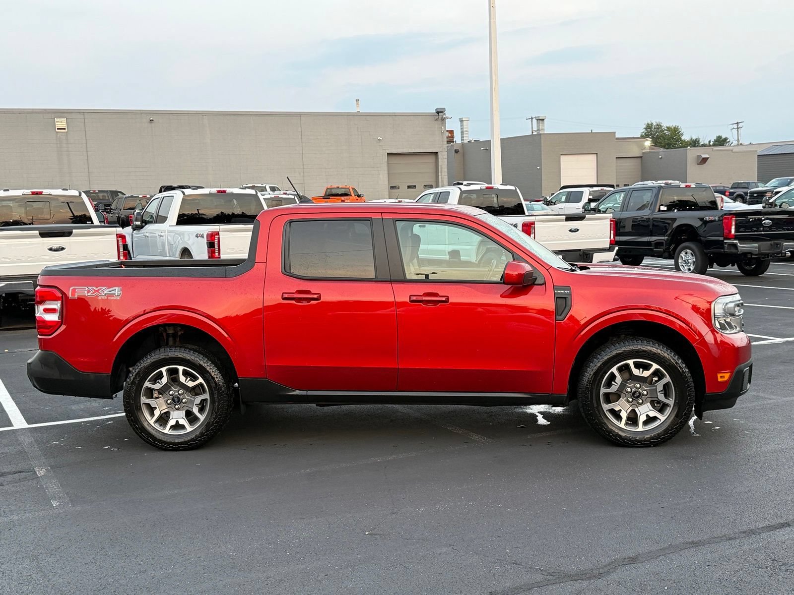 Used 2023 Ford Maverick Lariat w/ Lariat Luxury Package AWD/4WD image 3
