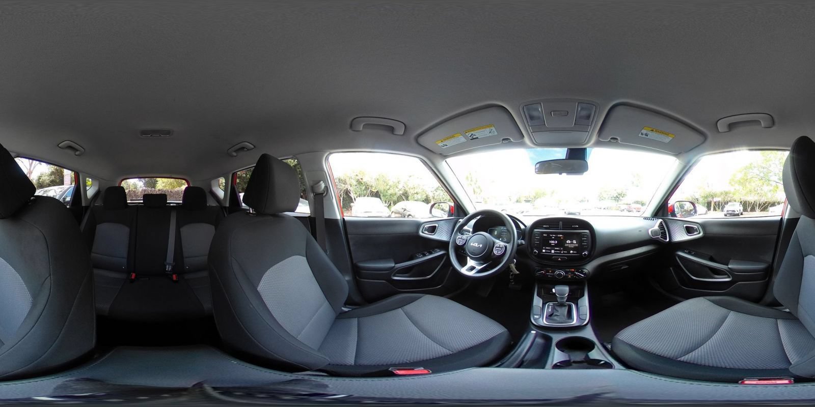 Used 2025 Kia Soul LX w/ LX Technology Package FWD image 39