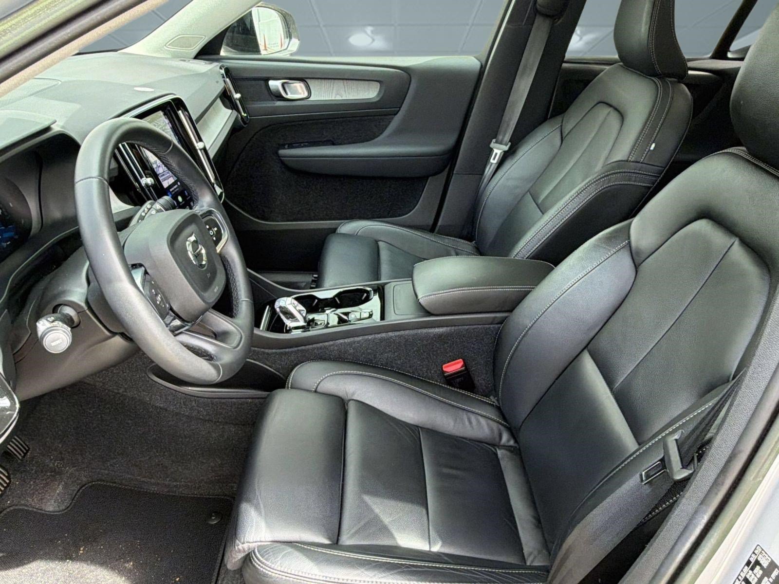 Certified 2023 Volvo XC40 B4 Plus w/ Protection Package Premier FWD image 5