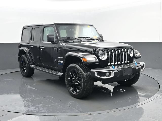 Used 2023 Jeep Wrangler Unlimited Sahara w/ Cold Weather Group AWD/4WD image 3