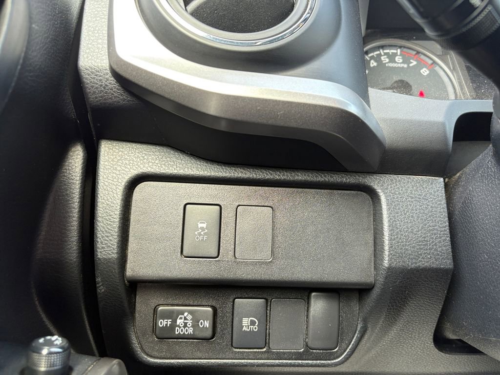 Used 2021 Toyota Tacoma SR5 image 4