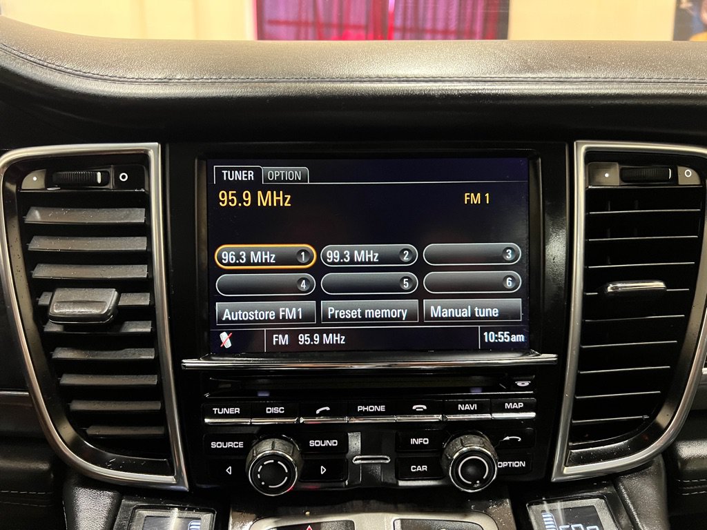 Used 2011 Porsche Panamera 4 AWD/4WD image 32
