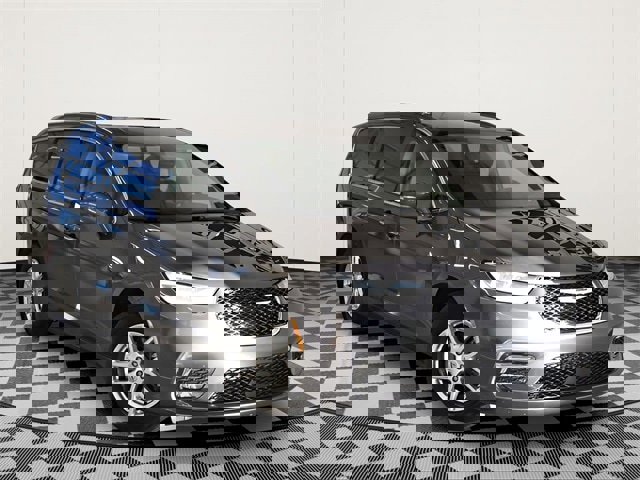 Used 2021 Chrysler Pacifica Touring-L