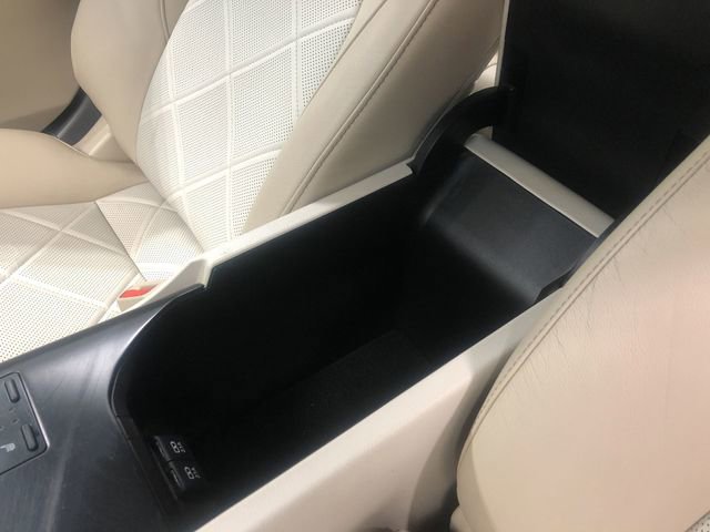 Used 2018 Toyota Camry XLE image 27