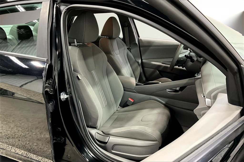 Used 2024 Hyundai Elantra SEL image 29