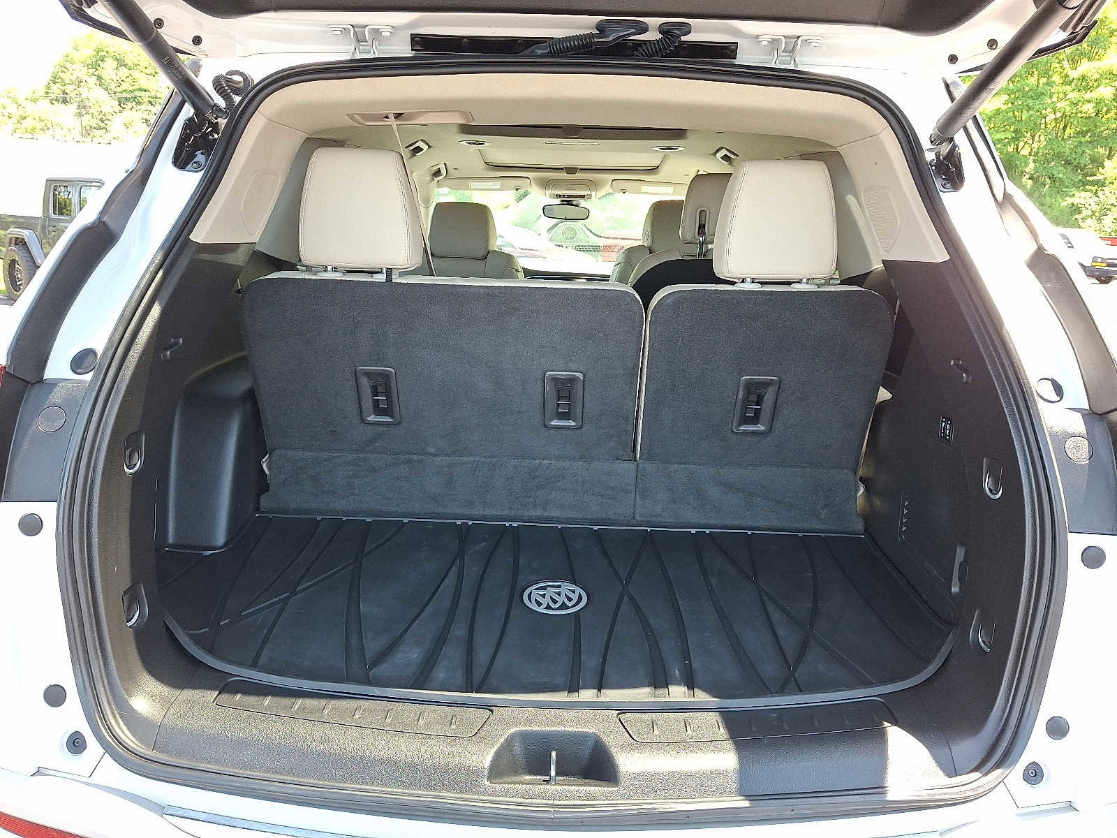 Used 2018 Buick Enclave Premium w/ Trailering Package AWD/4WD image 29