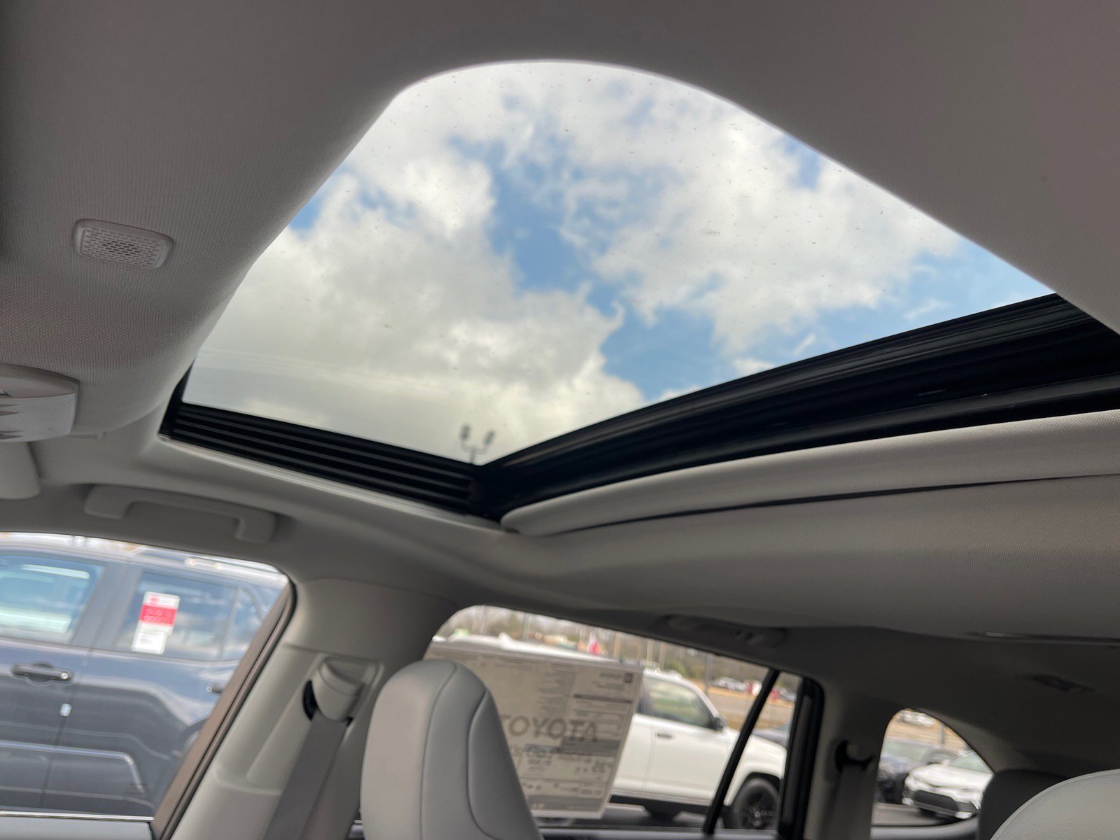 New 2026 Toyota Highlander XLE image 10