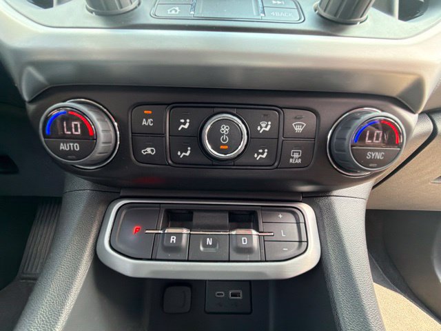 Used 2023 GMC Acadia SLE w/ Driver Convenience Package FWD image 32