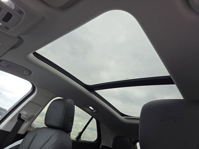 New 2026 Buick Envision Sport Touring image 3