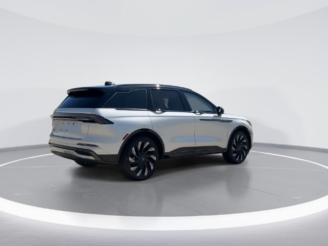 New 2026 Lincoln Nautilus Reserve w/ Jet Appearance Package AWD/4WD image 8